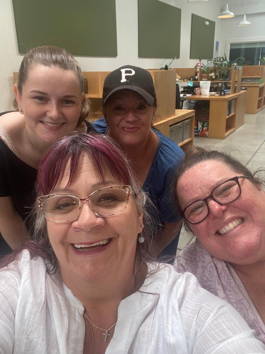 One of our Peer Mentors from Grants Pass stopped by the office last week! With our programming expanding around the state, it’s always a treat to have the team together ✨

#TheInsightAlliance #TransformingLives #EndingRecidivism