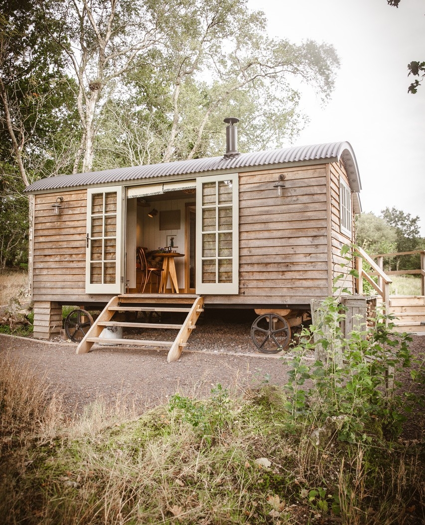 After a day's adventure, exploring the world around you and rediscovering yourself... Your Dimpsey hut awaits...

Ready to welcome you back in...

Ready to engulf you in peace and comfort...

Ready to tuck you up in a night's slumber...

Photo Credit: @her_dark_materials