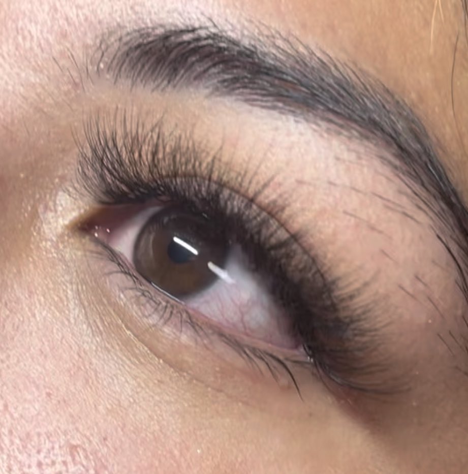 Ink_dbeauty's tweet photo. ✨Volume Lashes by Me ✨

Ahh, nothing like a fresh set of volume lash extensions to really make you feel like you're ready to take on the world! Who else is loving the look and feeling of their lash extensions? 

#beautybychels #volumelashextensions #feelingfabulous https://t.co/Q3JkkyAOQO