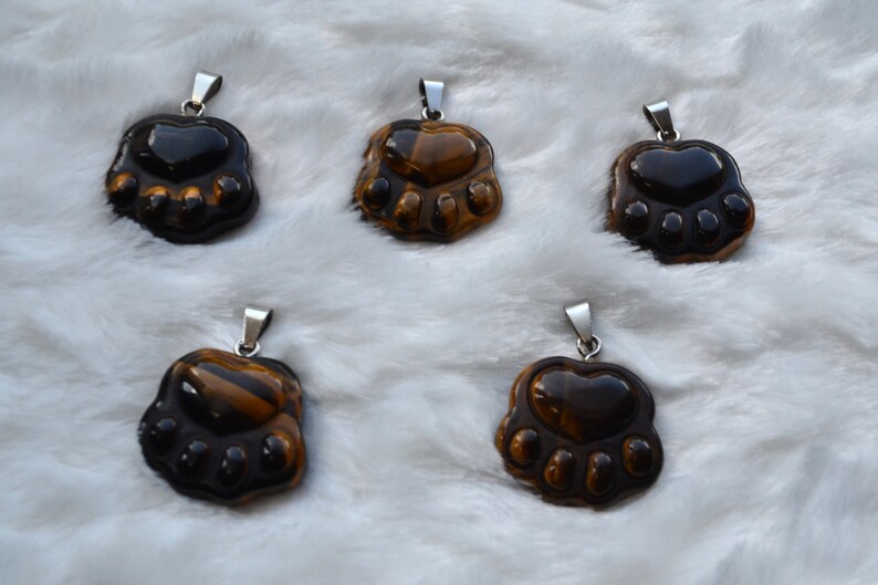 CynMarzcreate's tweet photo. Paw pendant necklaces! Many materials to choose from. Pick your pendant and the chain or cord it comes on! https://t.co/g0SvOJpfku