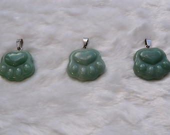 CynMarzcreate's tweet photo. Paw pendant necklaces! Quantities are limited! https://t.co/HXWZShZM50
