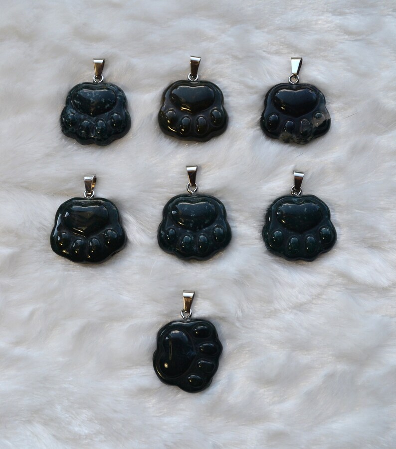 CynMarzcreate's tweet photo. Paw pendant necklaces! Quantities are limited! https://t.co/HXWZShZM50