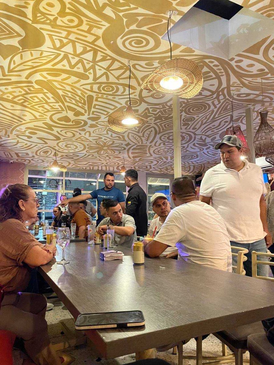 BitfinexSpanish's tweet photo. ¡Qué día tan electrizante fue en Cúcuta, Colombia! 🎉

Hoy nos encontramos con traders P2P y discutimos cómo crypto ofrece libertad financiera! 🚀

¡Estén atentos para la próxima parada en nuestro recorrido por LATAM! ¡Hasta la próxima! 🔥 https://t.co/c1NwHxfDre