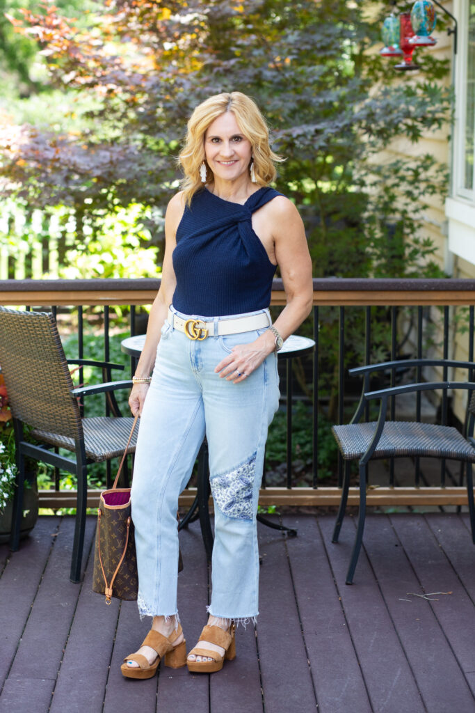 Kathrine00021's tweet image. Adding coolness to summer with these patchwork jeans. #patchwork #summerstyle #patchworkjeans kathrineeldridge.com/get-chic-summe…