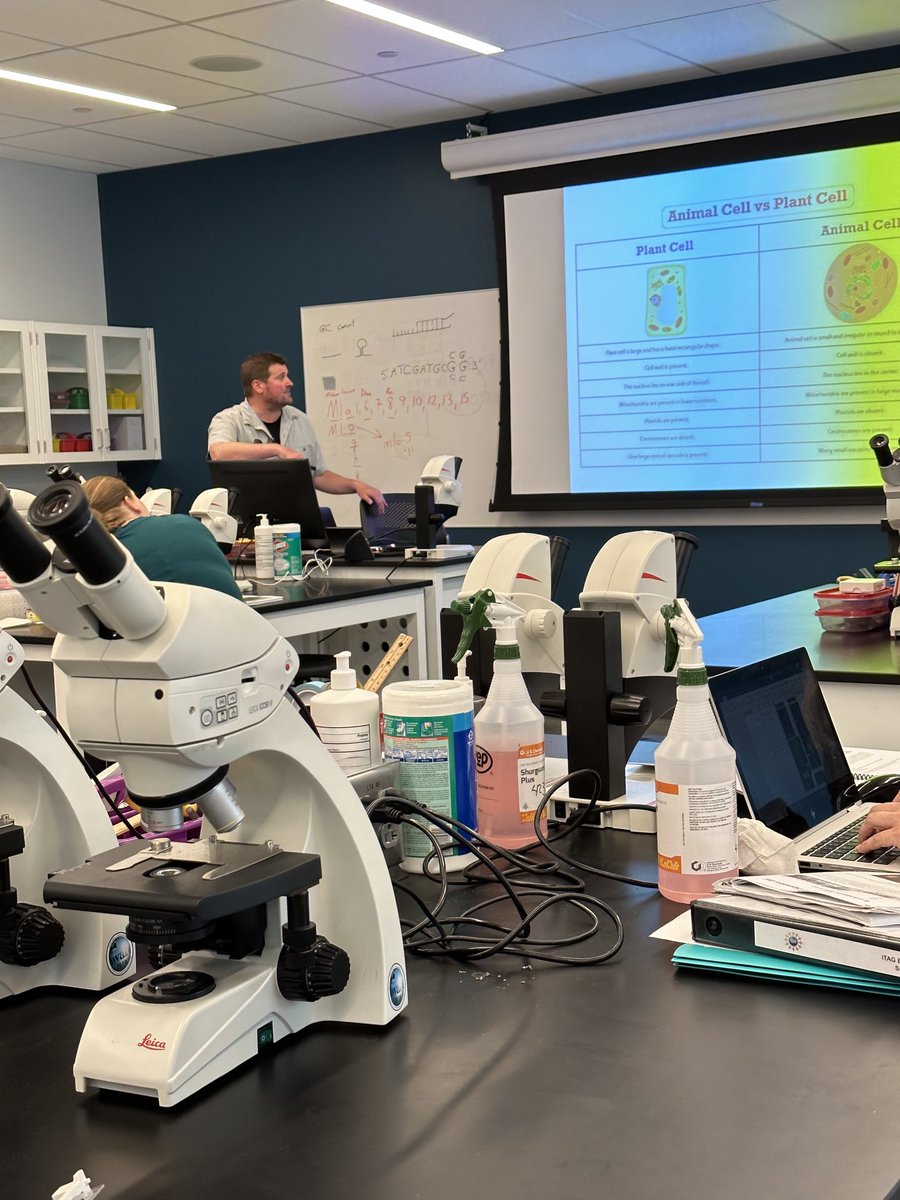 RogerWise19's tweet photo. Nick Peters starts a crash course in Plant Path in iTAG barley short course ⁦@PlantPathISU⁩ ⁦@ISMPMI⁩ ⁦@plantdisease⁩ https://t.co/MLaTnxXL4A