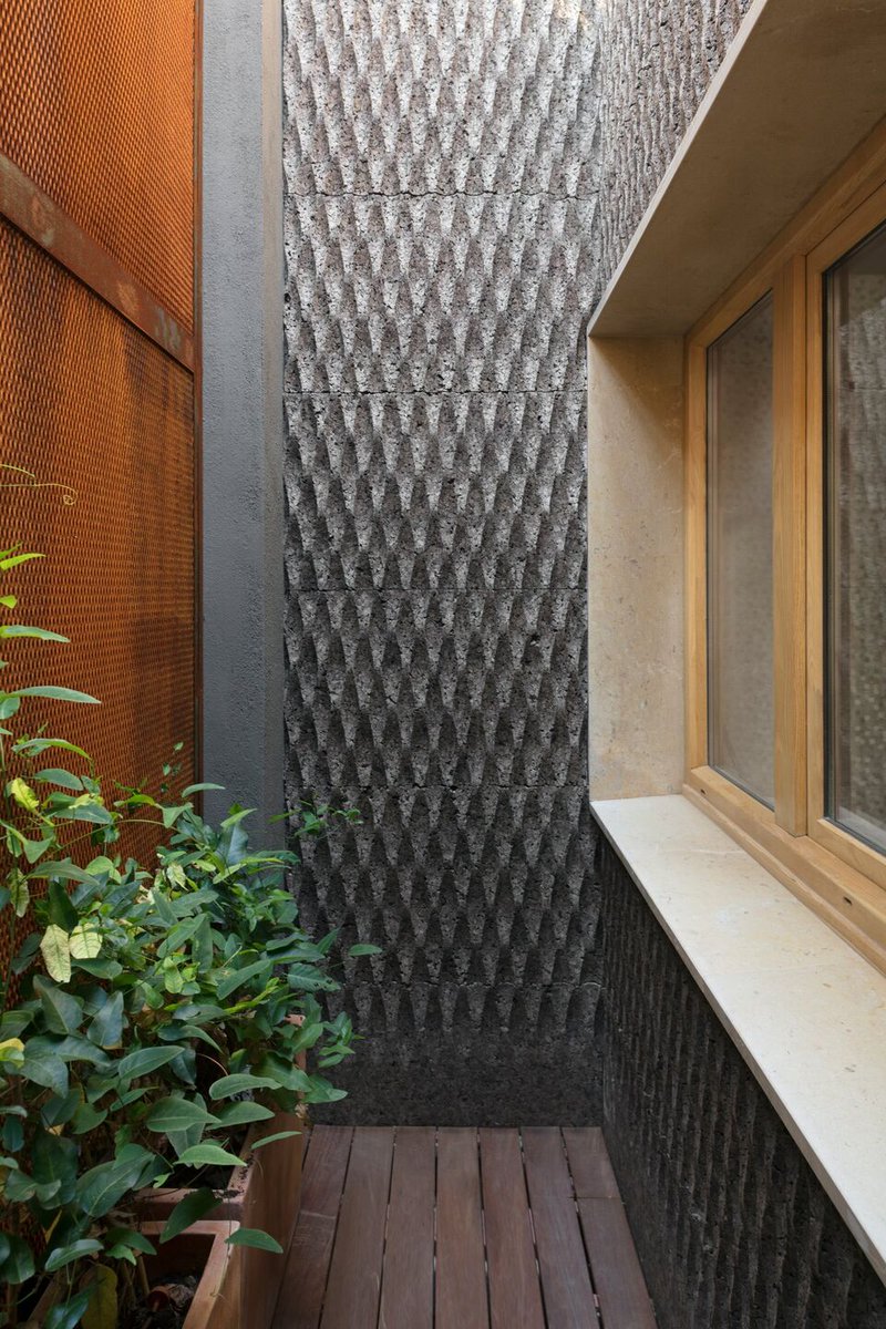S_SOSTENIBLE's tweet photo. CA L'ÁGATA 👉 https://t.co/o24v23ZOEf 
#Arquitectura El fil verd estudi d'arquitectura 📸: Milena Villalba vía @Archello 
#Arquitecturademadera #MaderayConstrucción @Maderayconstruc https://t.co/ywOeQRTo3C