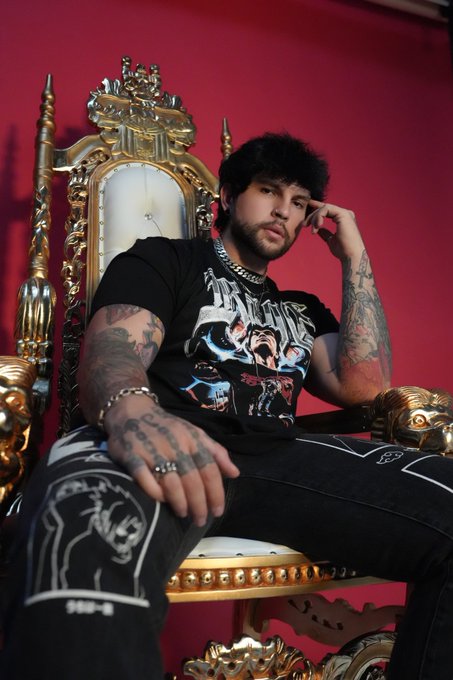 It&rsquo;s my birthday https://t.co/KKz8uZzb9j