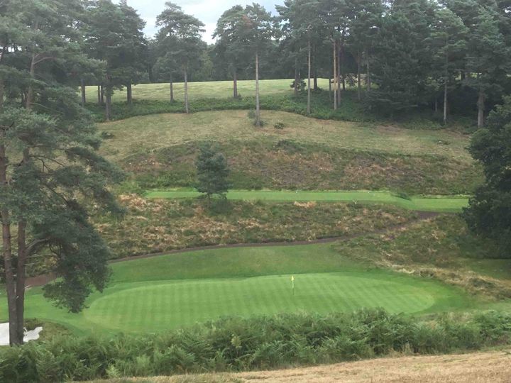 IGC_London's tweet image. Mechanical diggers could never sculpt a course like this.

Incredible use of the natural features @ClubHindhead

#golfuk #IGCGolf #golfinguk #golfdaysuk #golfdays #golftrip #londongolf #ukgolf #golfdaysout #hindhead