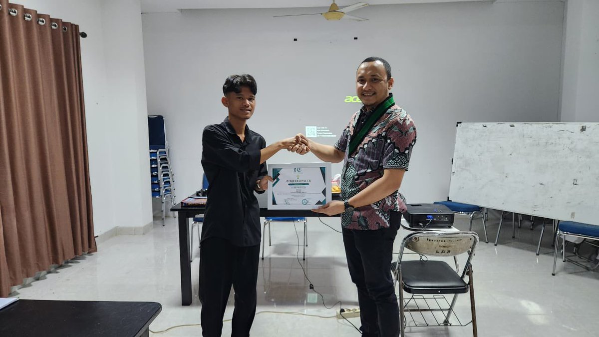 MIPelesa's tweet photo. Malam tadi lanjut sebagai narasumber pertama dalam LK II Tingkat Nasional HMI Cabang Bangka Belitung https://t.co/cgB9w1WqQu
