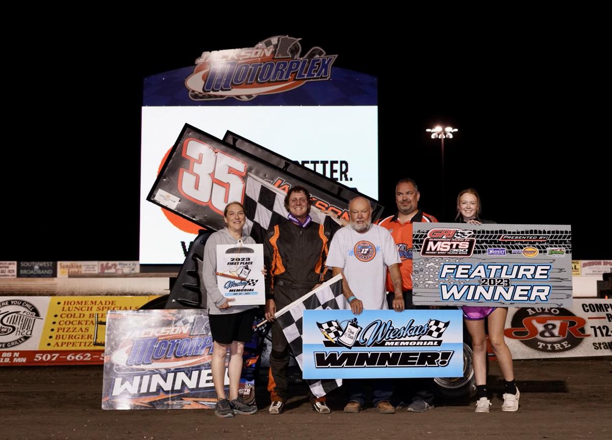 kkojradio's tweet photo. Skylar Prochaska led all 25 laps of the Barb and Dean Wieskus Memorial at the Jackson Motorplex on Friday! We caught up with him on another #LeftTurnTuesday with more area updates as well.
https://t.co/nJDztbPh1a
(Photo by Tylan Porath Photography) https://t.co/gqhESNued1