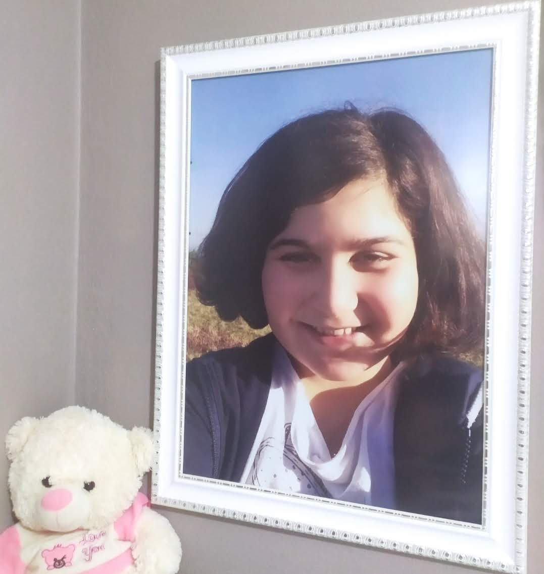 Her akşam saat 22 00 de
Lütfen Adaleti sağlanana kadar 
#RabiaNazİçinADALET 
Çağrımıza Destek Olurmusunuz
Rabia Nazımız Toprağın Altında 
5 yıldır Adaletini Bekliyor
Sizler Sayesinde Adaleti Sağlanacak...
Rabia Nazımız vicdanlı herkesin evladı 
Birlikte başaracağız inşallah