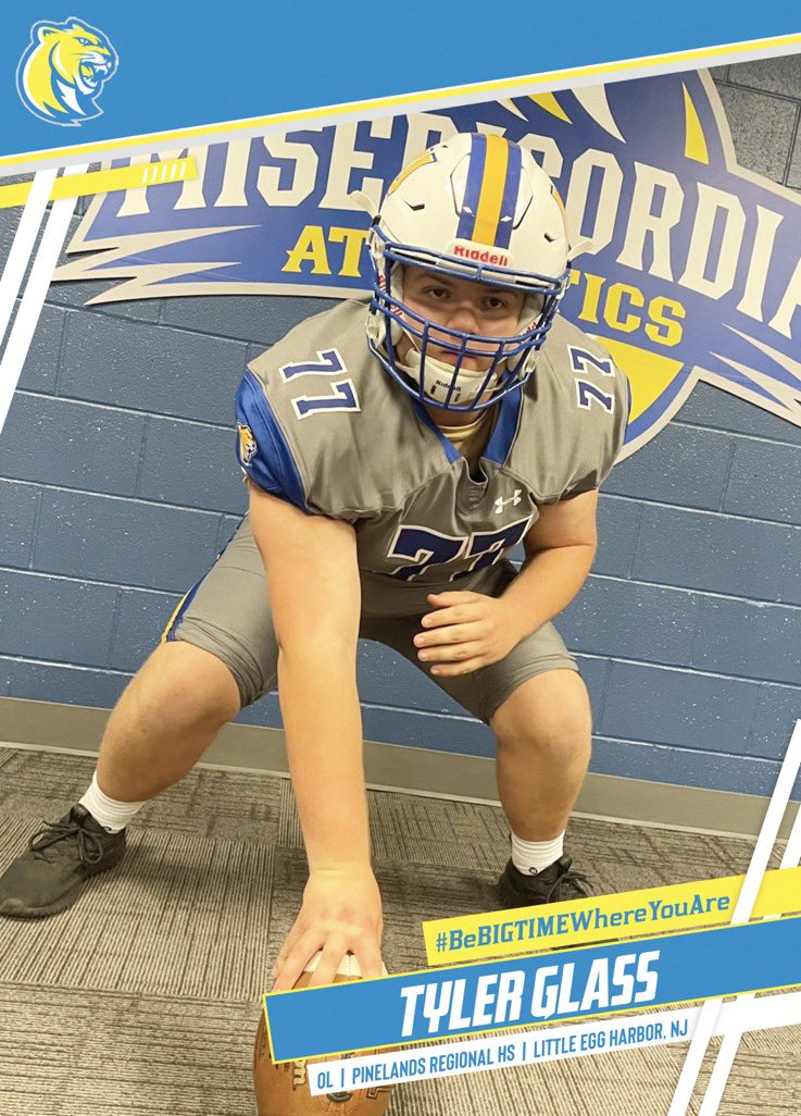 Tyler_Glass_77's tweet photo. Thankfull for my first offer to play ball at the college level from @MUCougarsFB  #MisBuil2L4st  @MisericordiaHFC  @K_Price73  @JaretJystad  @Coach_Cottle  @mcoachslaughter  @CoachClark78 https://t.co/OKf1KmJuxx