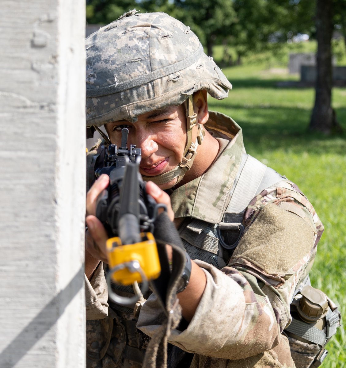 ArmyROTC's tweet image. Let&apos;s get ITT Cadets!

Cadets from 3rd Regiment, #BasicCamp, complete their Introduction to Tactics and Techniques, teaching them individual movement skills they&apos;ll use later at camp. #CST2023

📸 Jaden Whiteman, Ball State University

@TRADOC  | @CG_ArmyROTC 
@AmandaAzubuike