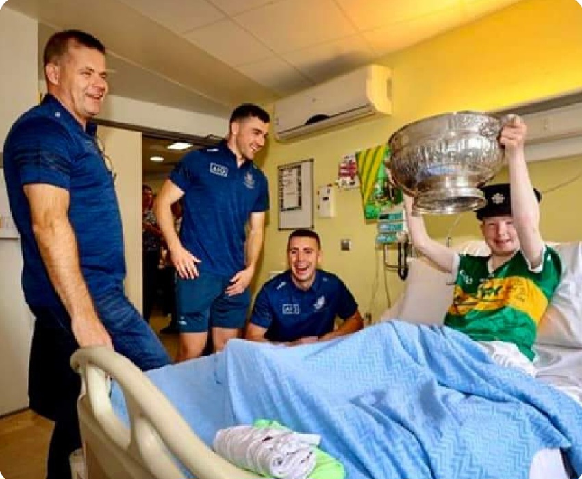 MunsterGAA's tweet photo. Grianghraf ó ospidéal na bpáistí a léiríonn spiorad na heagraíochta seo.
- Tá áit dúinn uilig ann! https://t.co/WM7I77gQeH