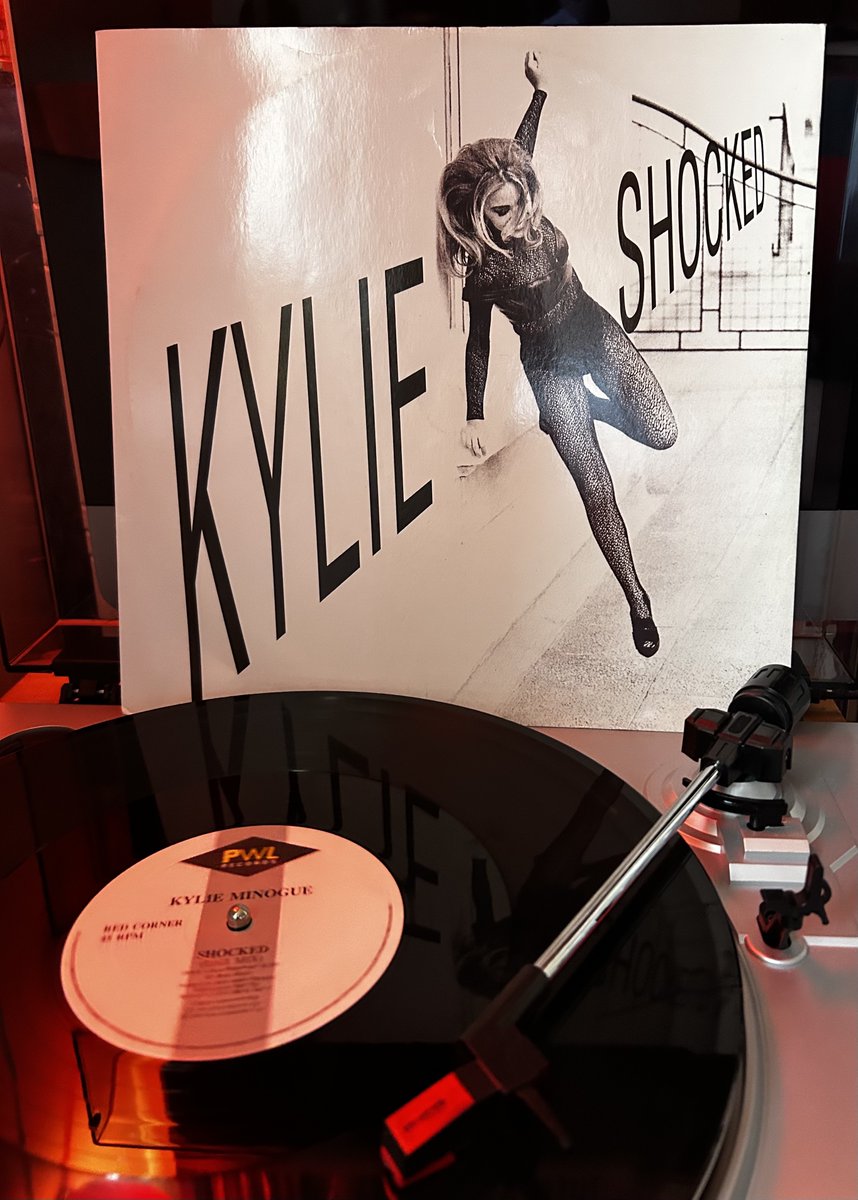 BootedGay71's tweet photo. #NowPlaying
#KylieMinogue #Shocked
🇬🇧 12" #Vinyl 1990
#DNAMix
#HardingCurnowMix
#RhythmOfLove https://t.co/r7xo2pfuqM