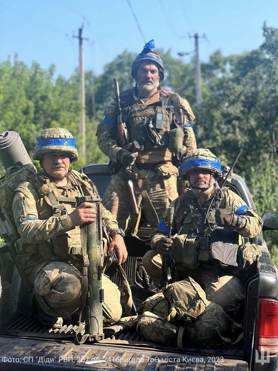 TDF_UA's tweet photo. This is the special unit "Didy" (Grandfathers) of the 207 TDF Battalion.
In the evening, in their room, you can hear their grandchildren's voices through video communication: 
– We fight for our grandchildren to have a free and peaceful life. https://t.co/xwrph3srZO