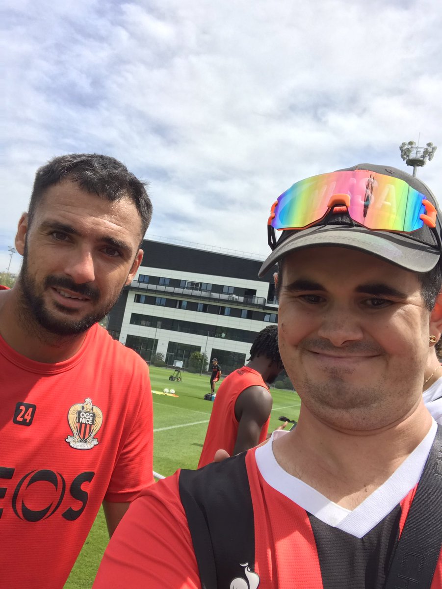 DylanFiorucci35's tweet photo. Joueur OGC NICE Gaëtan Laborde ❤️🖤😍😍 https://t.co/sYl6LRG09i