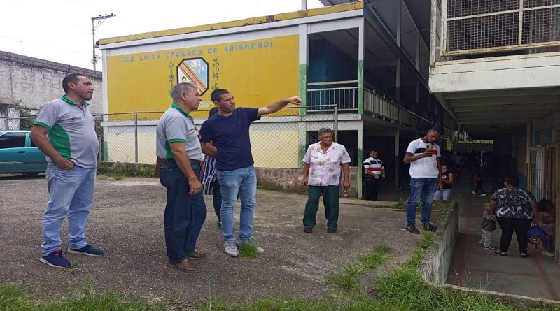 Rehabilitan escuelas de Guaremal en Guaicaipuro

#SúperBigoteEnAcción

vtv.gob.ve/rehabilitan-es…