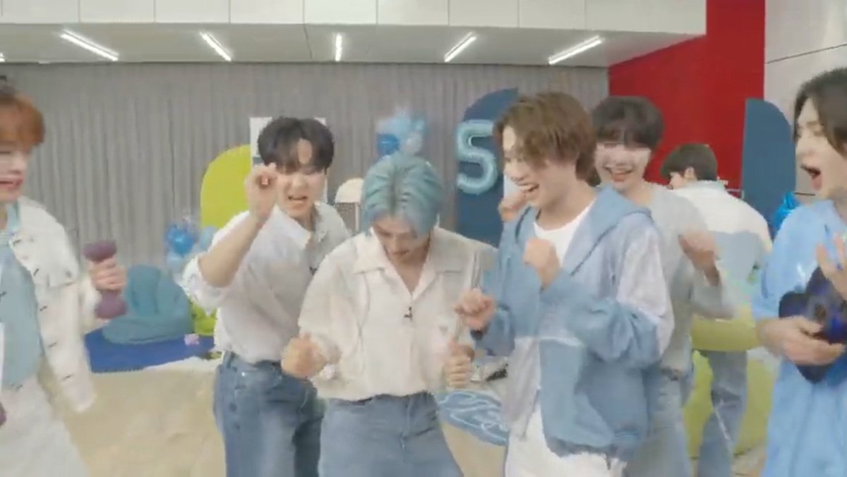 HDainiel26's tweet photo. HAPPY BDAY STAY
#FiveStarsForSTAYS
#STAY5thBirthdayParty
#StrayKids
#stay https://t.co/3aXRRqSPcF