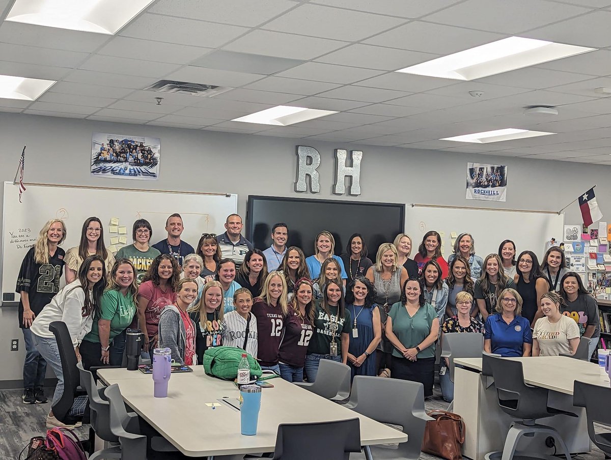 LightFarmsElem's tweet photo. Our teachers are amazing!  We had a huge group spend yesterday learning together at Prosper Connects, and we even had 8 of our staff present!  So proud of this outstanding crew.  💚 #ProsperProud https://t.co/PkFTUKpFk2