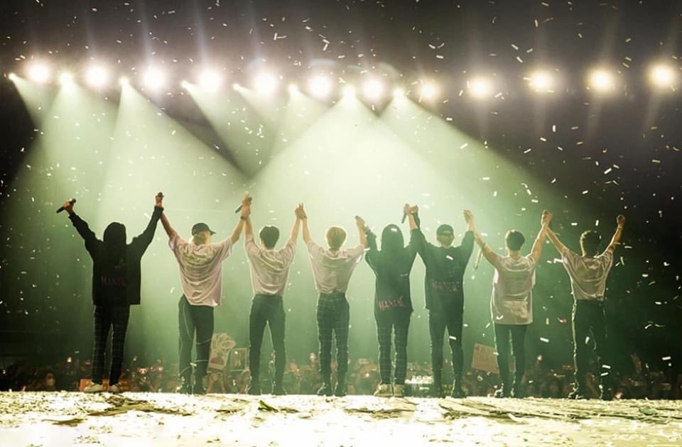 targarhyunnnn_'s tweet photo. To. STAY everywhere all around the world
วันนี้5ขวบแล้ว ด้อมเราเติบโตขึ้นอีกปี บ้านเรามีสมาชิกเพิ่มขึ้นจากวันแรกเยอะขึ้นมาก อยากจะบอกทุกคนว่า
“ ขอบคุณที่ยังอยู่ตรงนี้ ขอบคุณที่ยังอยู่และเดินไปด้วยกัน ขอบคุณจากใจ “
#거뜬하게_5년째_STAY해
#FiveStarsForSTAYS
#StrayKids
#STAY https://t.co/NWf4vI2Q6E