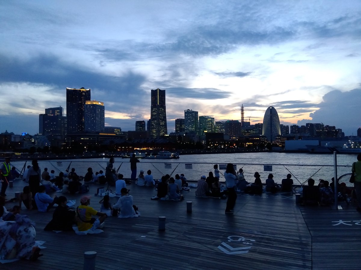 izuno_superb's tweet photo. 夏と言えば花火イベントということで、みなとみらいスマートフェスティバル2023に行ってきました（昨日）🎆ふむ、これはムーディー🍷✨ #センチメンタルグラフティ #星野明日香 https://t.co/4asRTex2Et