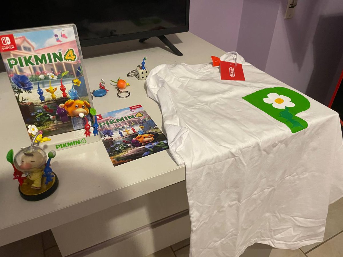 nintubers's tweet photo. Ecco il contenuto (tranne l'#amiibo di #Olimar) del pacco a tema #Pikmin4, aperto da @Girbio nel #NinBox disponibile sul nostro canale #YouTube!
Ringraziamo GDG PR e @NintendoItalia! https://t.co/8Fxta3b7cK