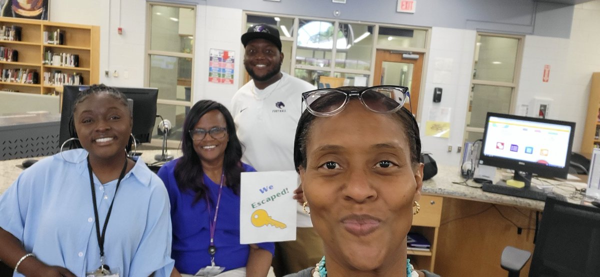 CBSM_007's tweet photo. First day @rvhs for the 2023-24 school and our team is AWESOME! Thanks for the #DigitalBreakout, @CherylWHunter! https://t.co/X0bp4ayMCH