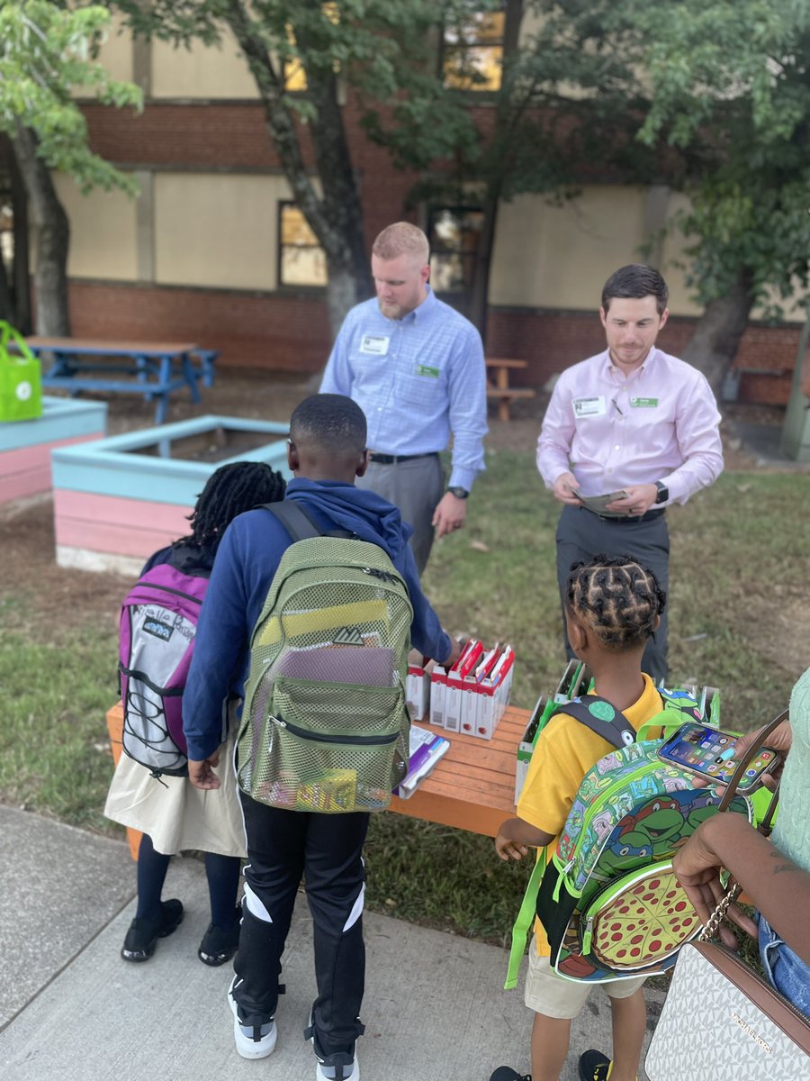 SlaterPBSA's tweet photo. Slater students returned to a hearty greeting and welcome this morning from a group of community clergy and managers from Publix (Madison Gardens)! Thank you. #ChooseSlater @PBS_Atlanta @JovanDM @ChashaWilliams @NikkitaDW @moldingmindz @MsManago @JavanWyche https://t.co/cY6i28ZIhM