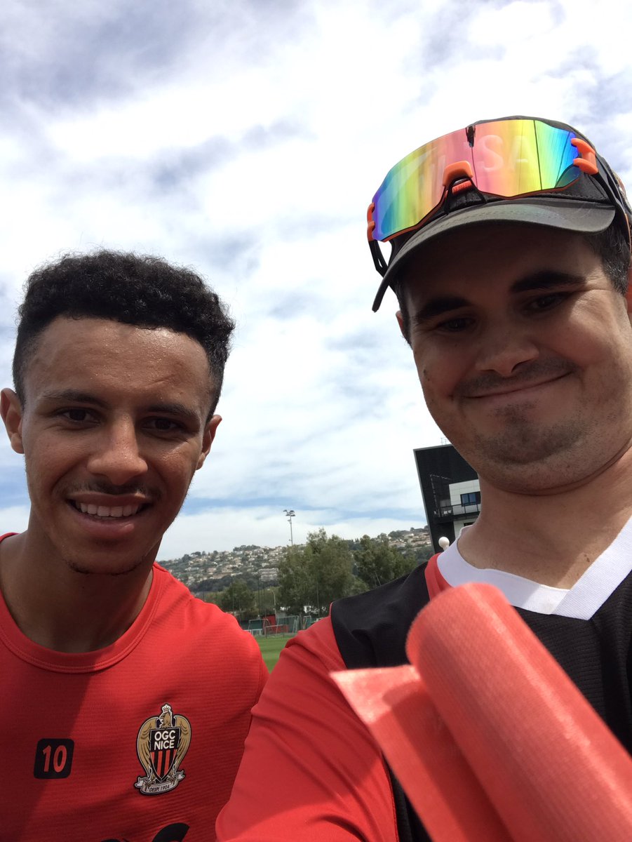 DylanFiorucci35's tweet photo. Joueur OGC NICE Sofiane Diop ❤️🖤😍😍 https://t.co/dxo1NCP80B