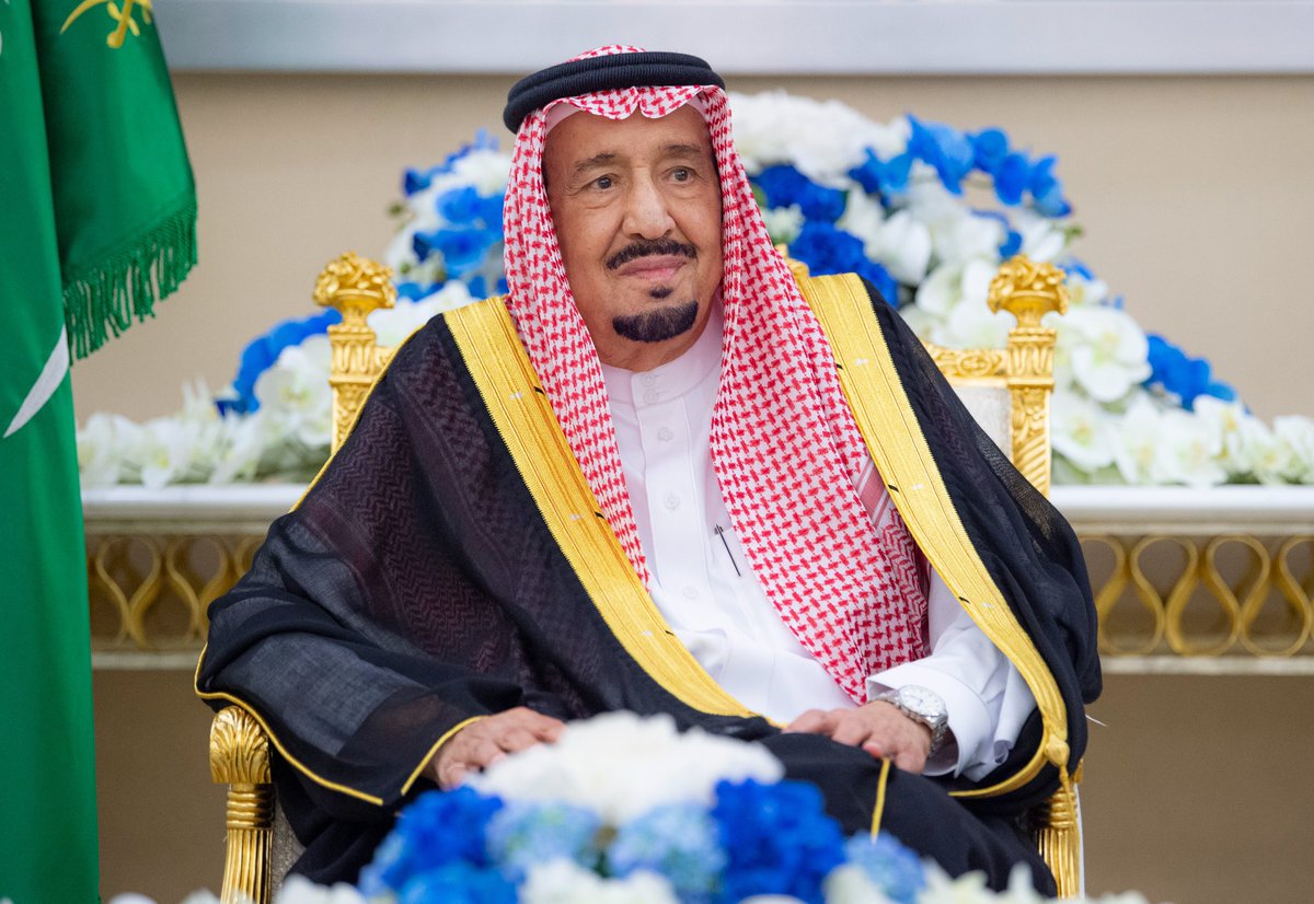 SaudiNews50's tweet photo. عاجل:

أمام خادم الحرمين الشريفين..

السفراء المعينون حديثاً لدى عدد من الدول الشقيقة والصديقة يؤدون القسم.

- https://t.co/eZF1GjU4vc