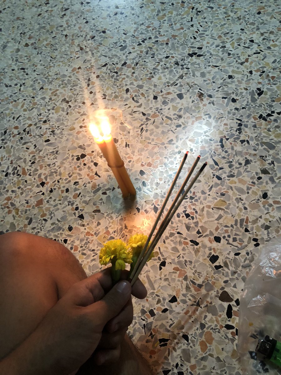 H38516350's tweet photo. คนบาปมาทำบุญ😅😅 https://t.co/xhOcWxEx20