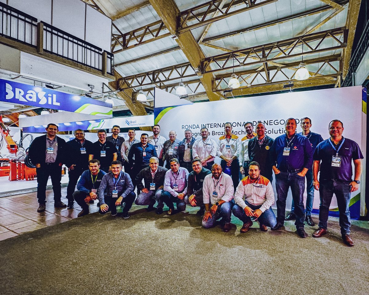 BrazilMachinery's tweet photo. #Agroexpo2023 chegou ao fim e foi um sucesso! 
As 15 empresas apoiadas fecharam negócios de USD 1,58 MI durante a feira, com projeção de mais USD 4,32 MI nos próx. 12 meses. 
📰Saiba os detalhes em https://t.co/aooXNcyvz9
Parabéns a todos pelo empenho e até a próxima edição!🚀 https://t.co/TvaIBnYHm7