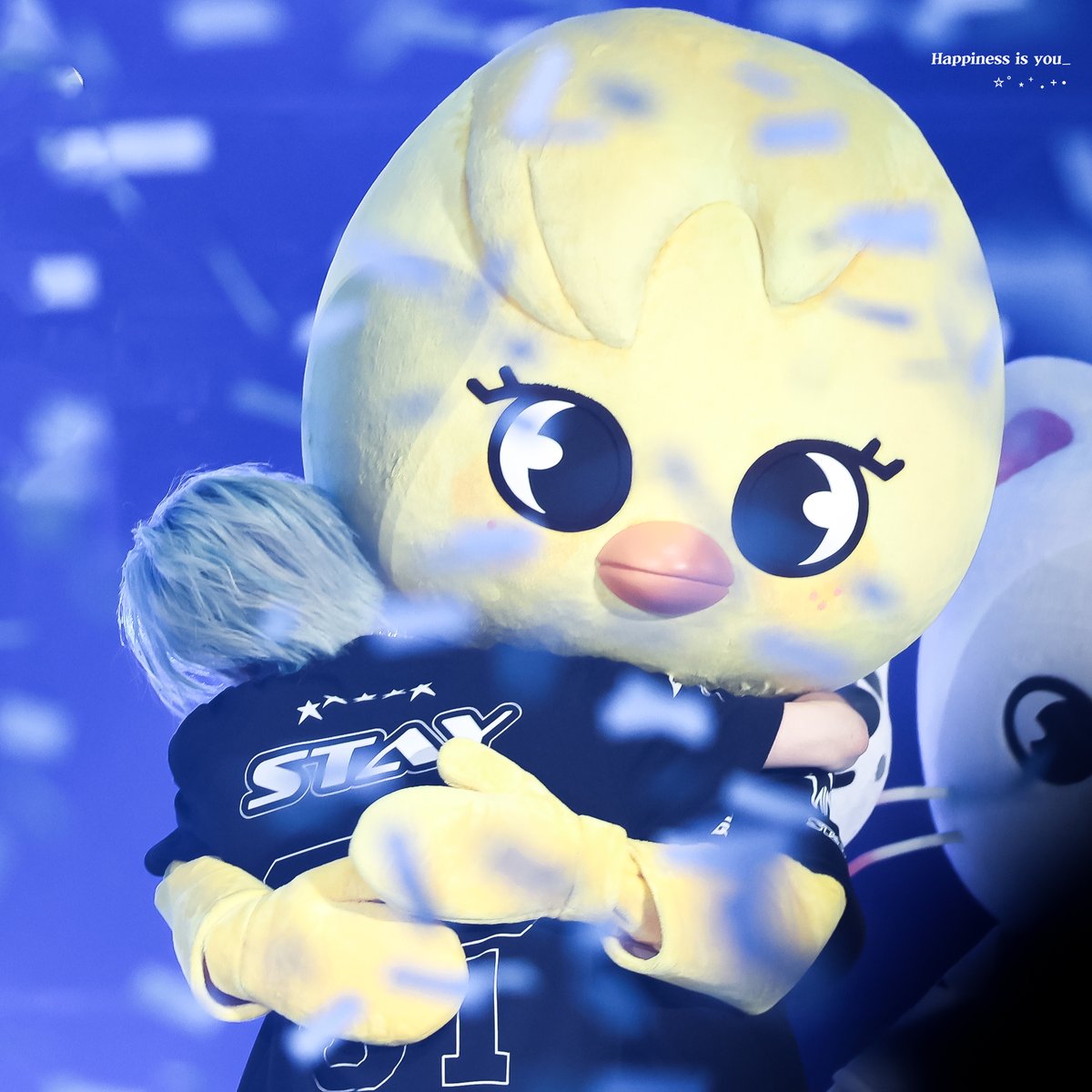 230702
행복이 여러분에게 가득하길🩷💙
#Straykidsfanart #felix #스트레이키즈 #필릭스 #행복이