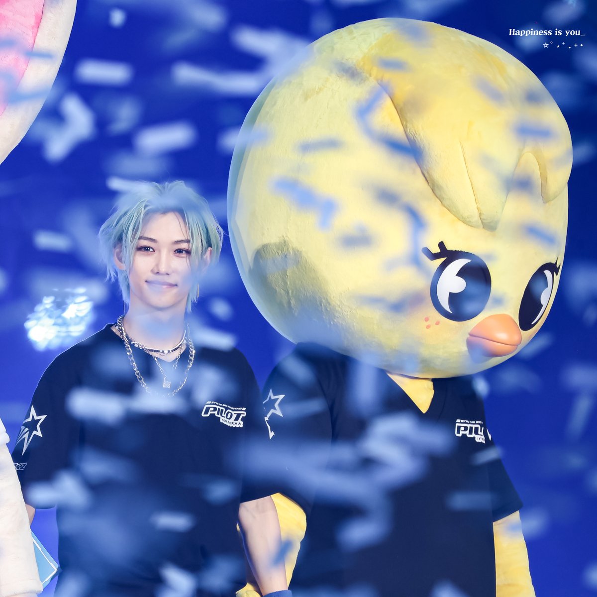 HappiU915's tweet photo. 230702
행복이 여러분에게 가득하길🩷💙
#Straykidsfanart #felix #스트레이키즈 #필릭스 #행복이 https://t.co/OmBma8BScG