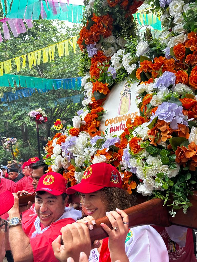 Armas2Enrique's tweet photo. Aquí vamos cargando a Santo Domingo de Guzman rumbo a Managua, Linda Managua. Muy a las 6 de la mañana este 1 de Agosto 2023.  Viva Santo Dominguito ! https://t.co/u3P89vawvb
