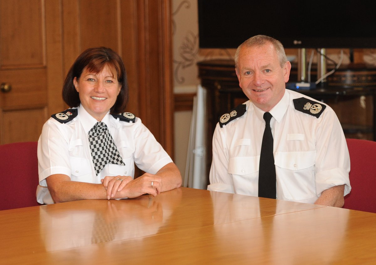 Retiring Chief @CC_Livingstone met with our next Chief Constable, Jo Farrell, Justice Secretary @AConstance23 and @ScotPolAuth Chair @MartynR_Evans at our Headquarters, Tulliallan, today. Chief Constable Farrell will take up post on 9 October. 
Read more 👉ow.ly/8wSY50Pq3yW