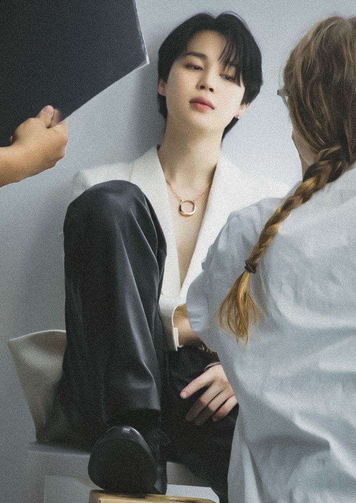 PJM_vocal's tweet photo. OMG , PARK JIMIN FOR TIFFANY &amp; CO https://t.co/R2Fk1TaeCy