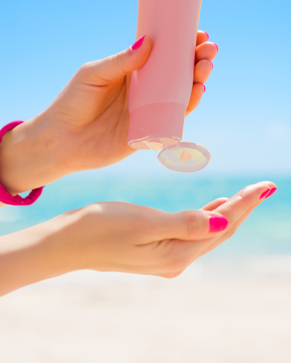 MyRenuva's tweet photo. ☀️ Sun's out, SPF's on – Happy #SummerSunSafetyMonth! 

SPF is not only one of the most important steps in your skincare routine, it's also one of the easiest ways to protect your skin from premature aging!

Like if you remembered your SPF today!

#MyRenuva https://t.co/1voXI7cgNr