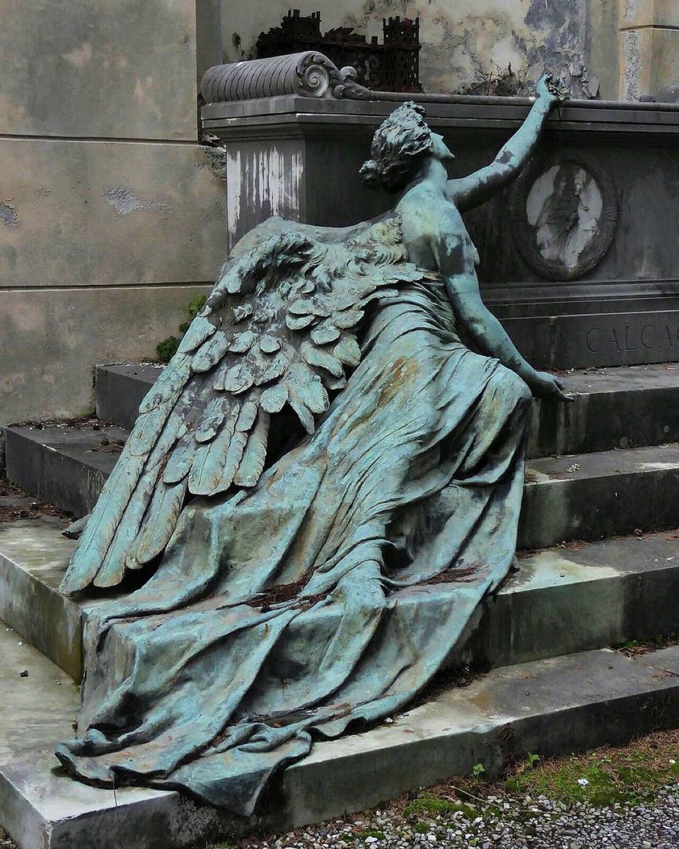 Arteymas_'s tweet image. Escultura  en el cementerio de Staglieno