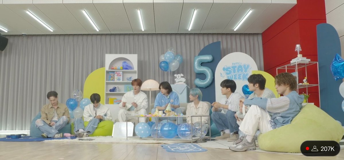 JagiHannieLee's tweet photo. Chaotic yet Iconic.
Happy 5th Birthday Stays! @Stray_Kids thank you for making this live full of surprises, liveliness and happiness. I just laughed like this again and it's because of you.🤍
HAPPY STAY DAY
#FiveStarsForSTAYS
#거뜬하게_5년째_STAY해
#STRAYKIDS #STAY https://t.co/hkhvKrsgJv