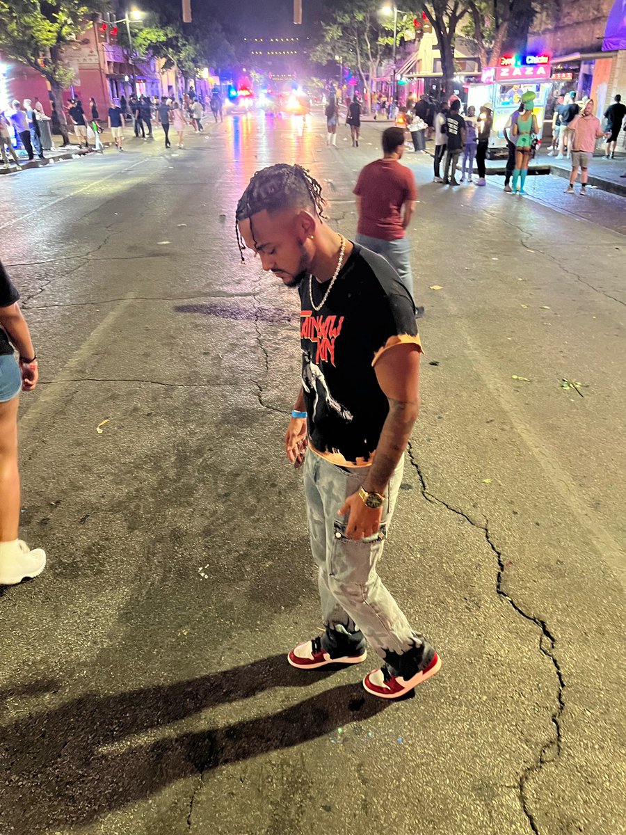 delacruzing12's tweet photo. The Flashiest 🥷 at #Dreamcon2023 #DreamCon https://t.co/UFixEuoQ2p