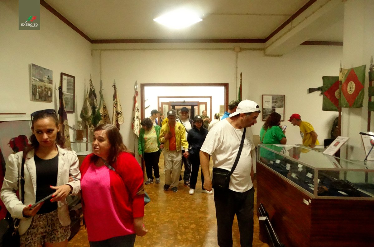 Exercito_pt's tweet photo. 📢O Regimento de Infantaria N.º 1⃣4⃣ recebe a Associação Portuguesa de Pais e Amigos do Cidadão Deficiente Mental, que contou com a participação de 2⃣7⃣7⃣ elementos.
➡️https://t.co/B1LzhKpie0
Ao serviço dos Portugueses🇵🇹.
#ExércitoPortuguês #RI14 #APPACDM https://t.co/87ajYkPyf4
