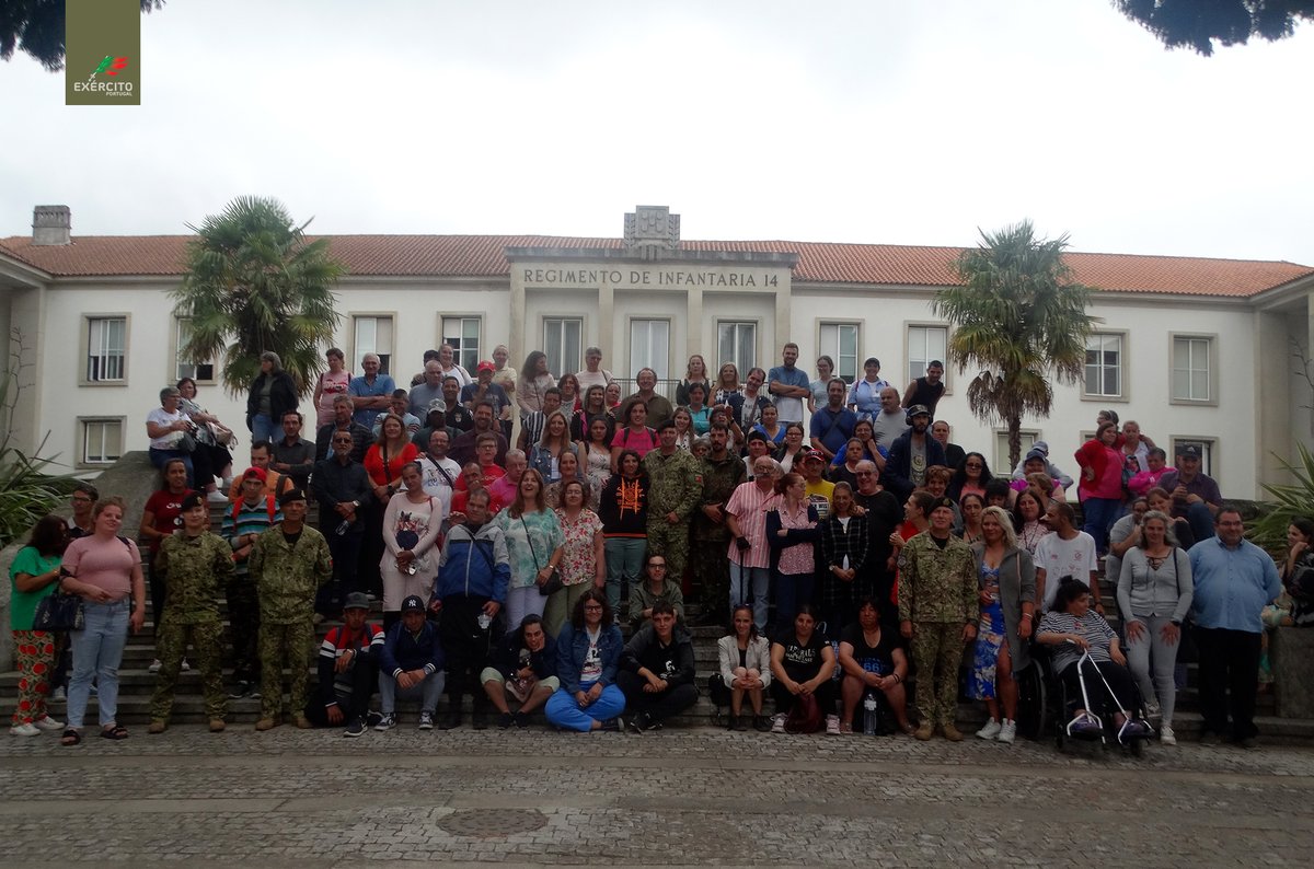 Exercito_pt's tweet photo. 📢O Regimento de Infantaria N.º 1⃣4⃣ recebe a Associação Portuguesa de Pais e Amigos do Cidadão Deficiente Mental, que contou com a participação de 2⃣7⃣7⃣ elementos.
➡️https://t.co/B1LzhKpie0
Ao serviço dos Portugueses🇵🇹.
#ExércitoPortuguês #RI14 #APPACDM https://t.co/87ajYkPyf4