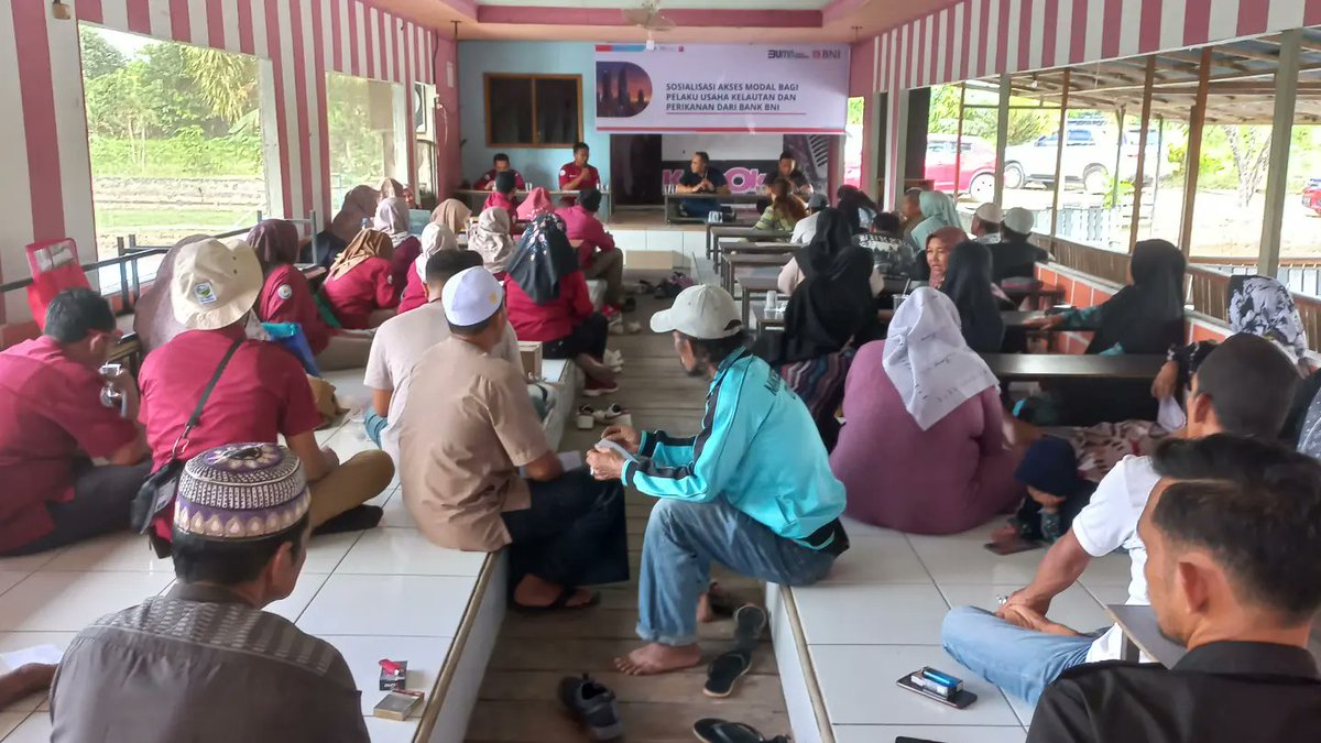 SFVSeiDua's tweet photo. Selasa (01/08/2023)
Sosialisasi Akses Modal KUR Bank BNI Bagi Pelaku Usaha Perikanan di Lokasi SFV Sungai Dua Tanah Bumbu
@kkpgoid
@bppsdm_kp
@in_radiarta
@puslatluhkp
@bppsdm_bp3bwi
@KabTanahBumbu
#kkpthrive 
#SDMKP
#SDMUnggul
#EkonomiBiru
#PelatihanKP
#SFV_SungaiDua_TanahBumbu https://t.co/yfJt3rCRlb