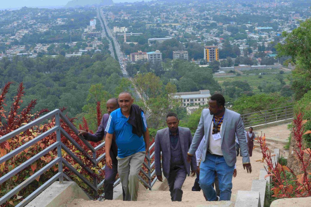 tsegaye2k's tweet photo. Guests from different parts of our country which came to our city to take 12th grade examination visited the existing tourism attractions and various projects which are under construction in Hawassa. https://t.co/E2QvpIblri