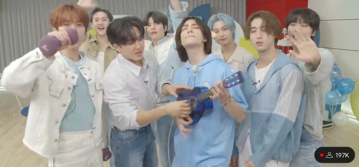 JagiHannieLee's tweet photo. Chaotic yet Iconic.
Happy 5th Birthday Stays! @Stray_Kids thank you for making this live full of surprises, liveliness and happiness. I just laughed like this again and it's because of you.🤍
HAPPY STAY DAY
#FiveStarsForSTAYS
#거뜬하게_5년째_STAY해
#STRAYKIDS #STAY https://t.co/hkhvKrsgJv