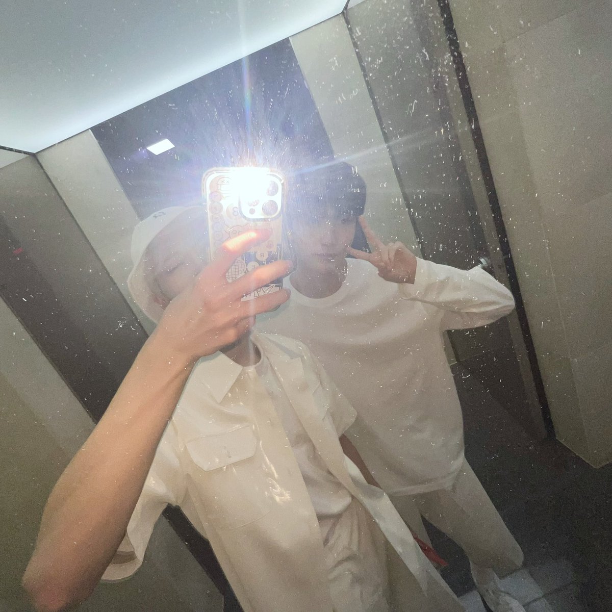 members_MIRAE's tweet photo. [#시영]
오늘 하루는 어땠고, 밥은 뭐 먹었고, 잠은 잘 잤고, 물은 많이 드셨을까여? https://t.co/CognSgpish