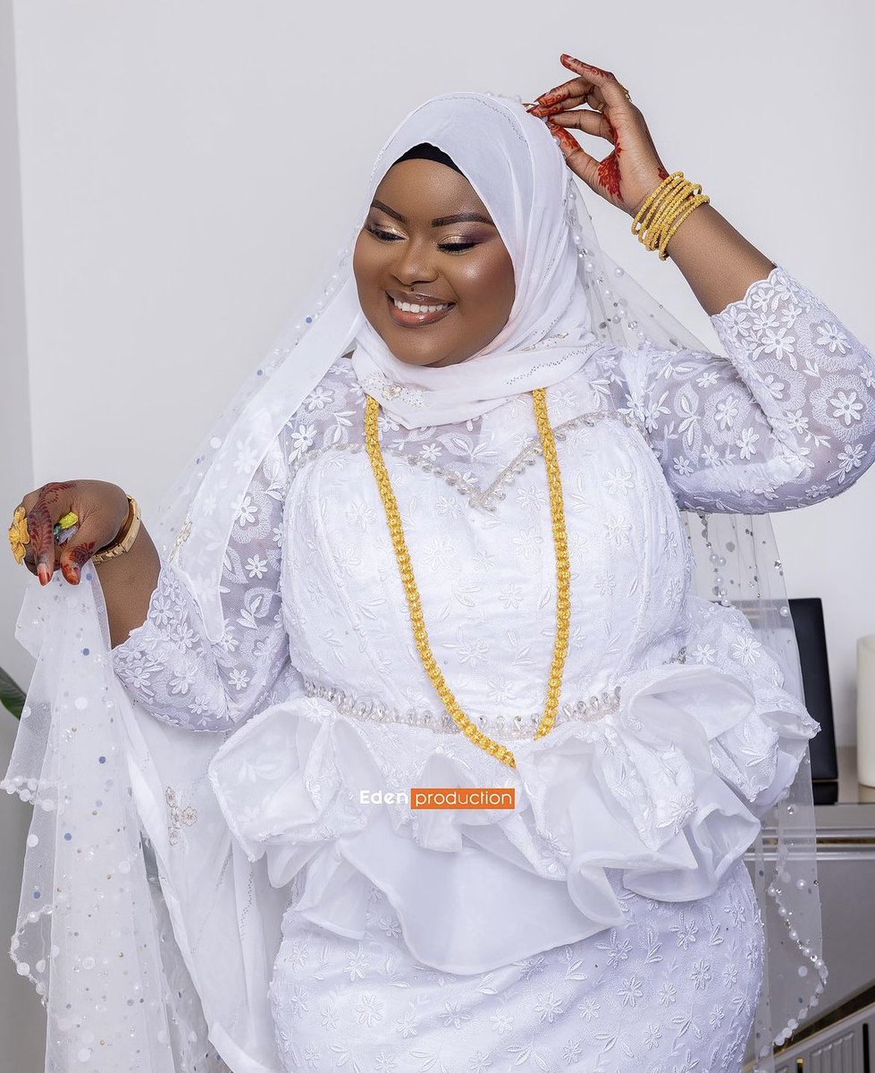 bambaedenprod's tweet photo. Deuxième Dame De @eumeusene madame Ngom https://t.co/CiRH1LPR3g