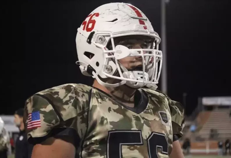 PaFootballNews's tweet photo. 2023 PFN Player Profile: Getting to Know Moon Area Tiger C/DE Brian Crawford https://t.co/2MfmnJ2OvQ @bcrawford569 @Moon_Football @moon_area @MoonTigersAD @MAHS_STUDENTS @Coach_Linn https://t.co/cvBNnG5Ww8